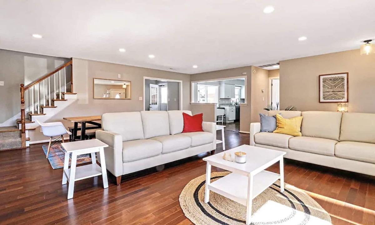 Northeast Virginia Beach House | The VIBE House with POOL!