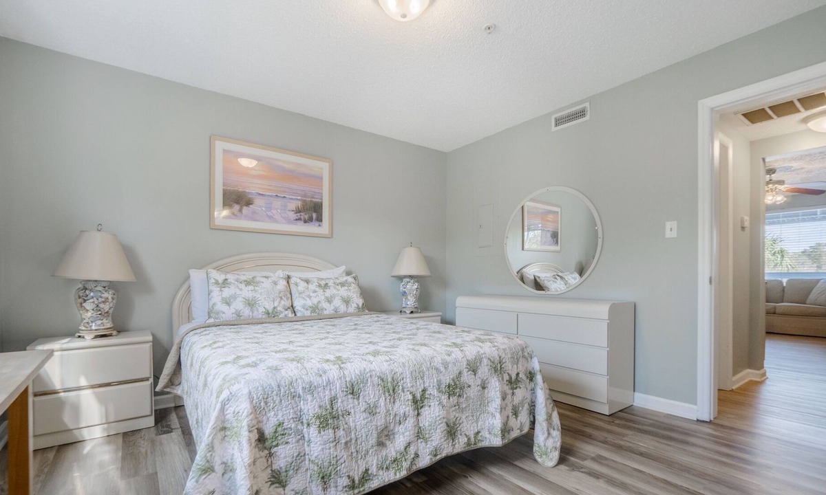 Airlie Condo | The Waterway 233: 1BR, 1BA, sleeps 4 - Apartment with complex pool!
