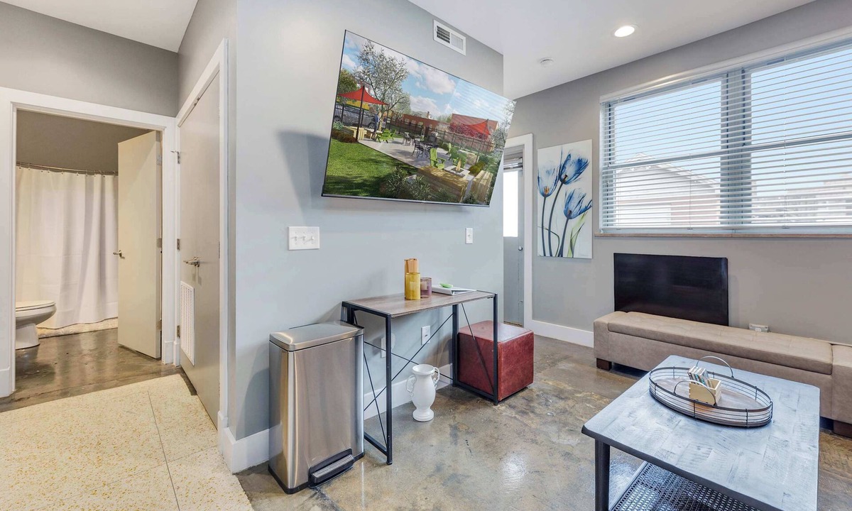 Roanoke Apartment | The West End Flats