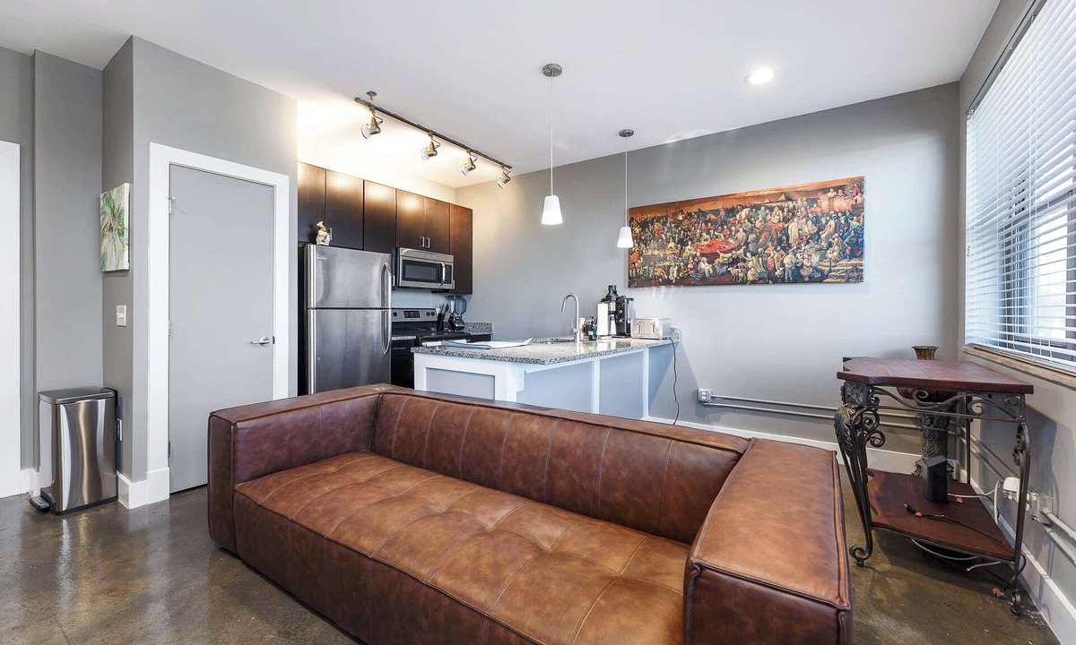 Roanoke Apartment | The West End Flats