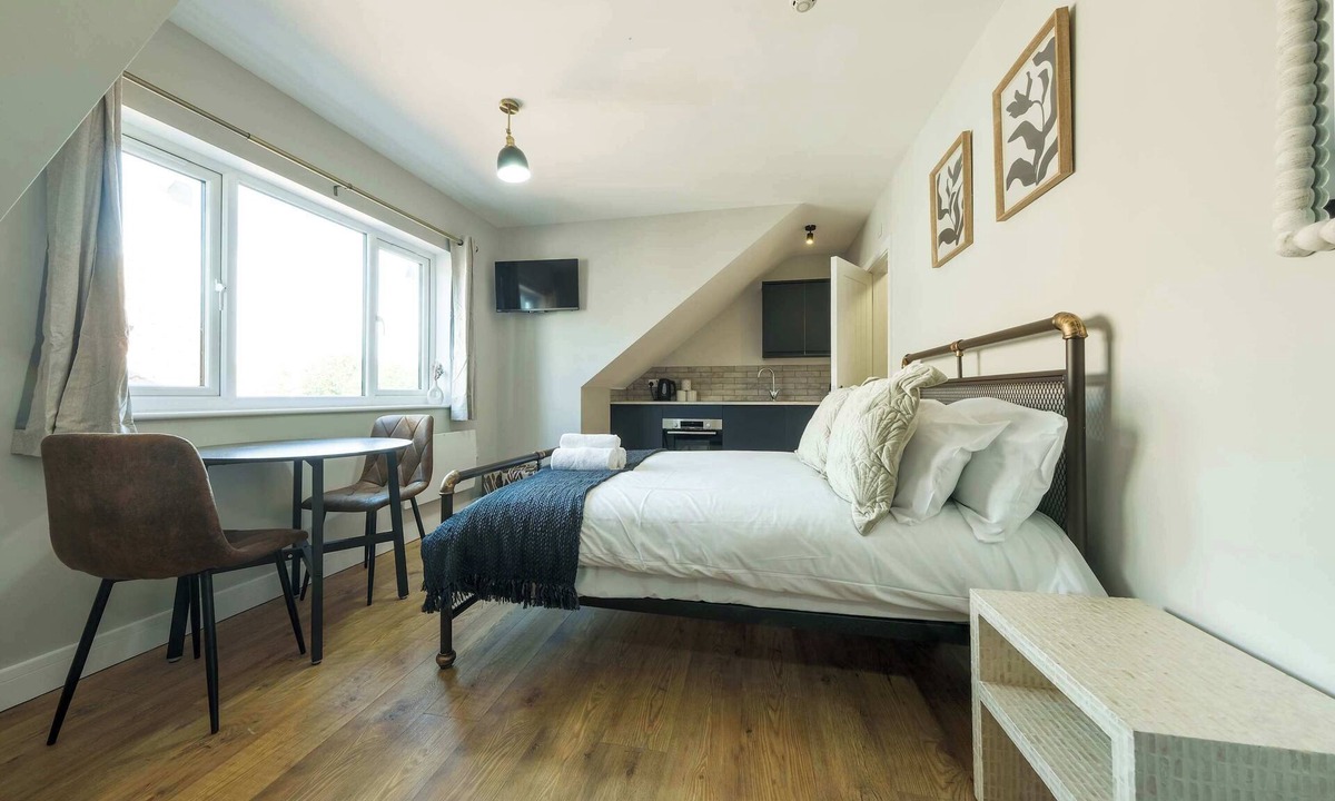 Bradley Stoke Apartment | The Willow - Studio 17