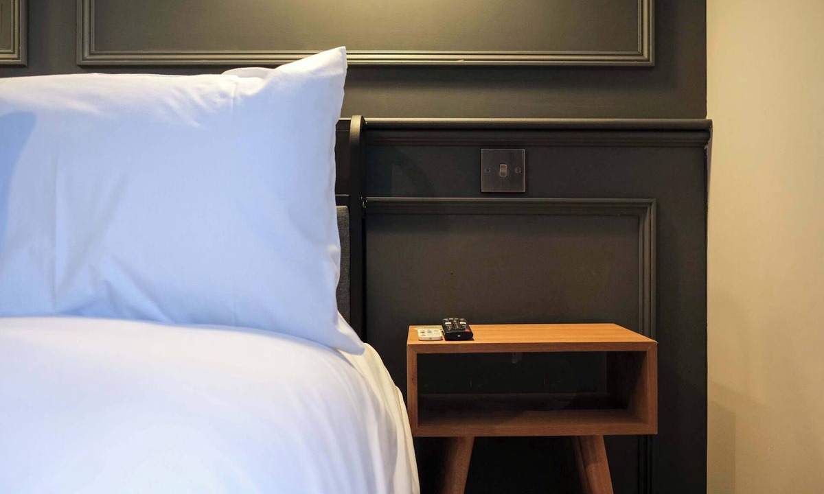 Bradley Stoke Apartment | The Willow - Studio 25