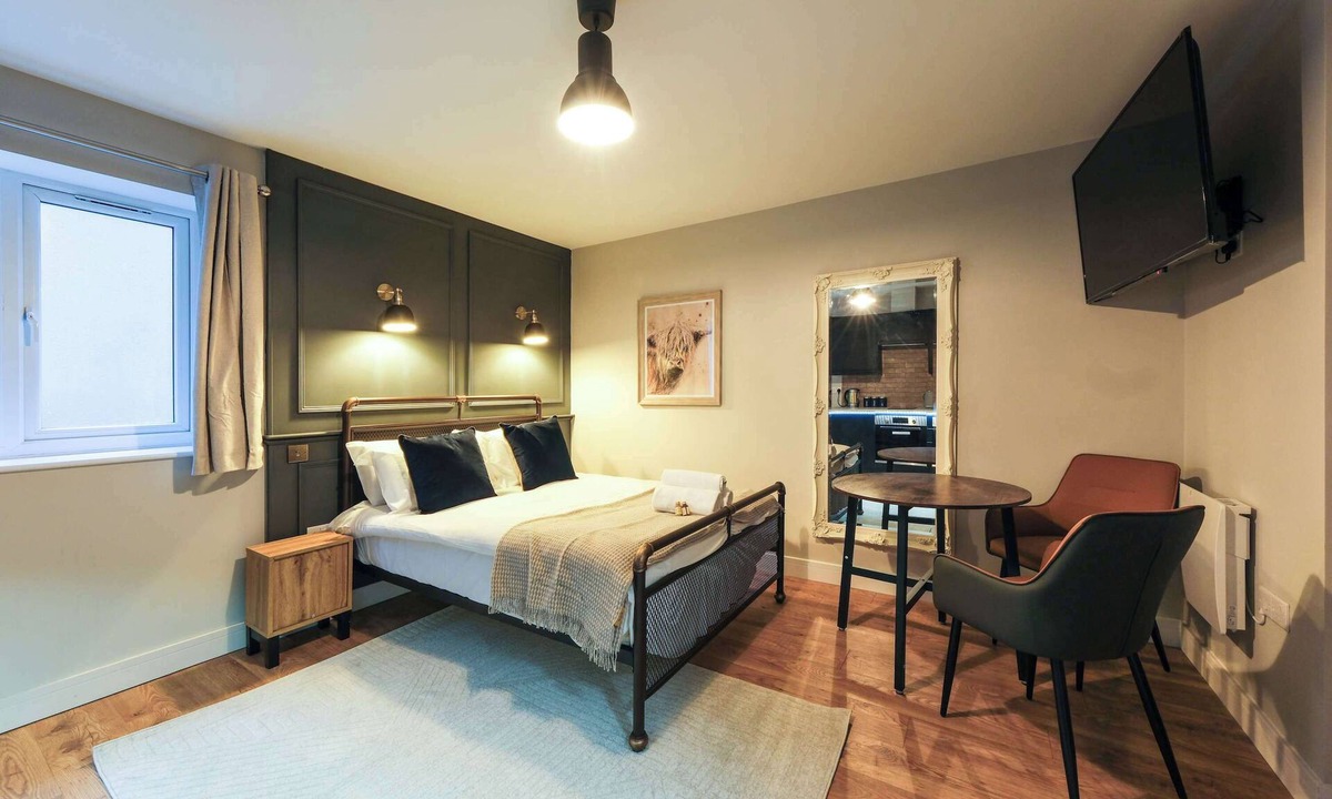 Bradley Stoke Apartment | The Willow - Studio 28