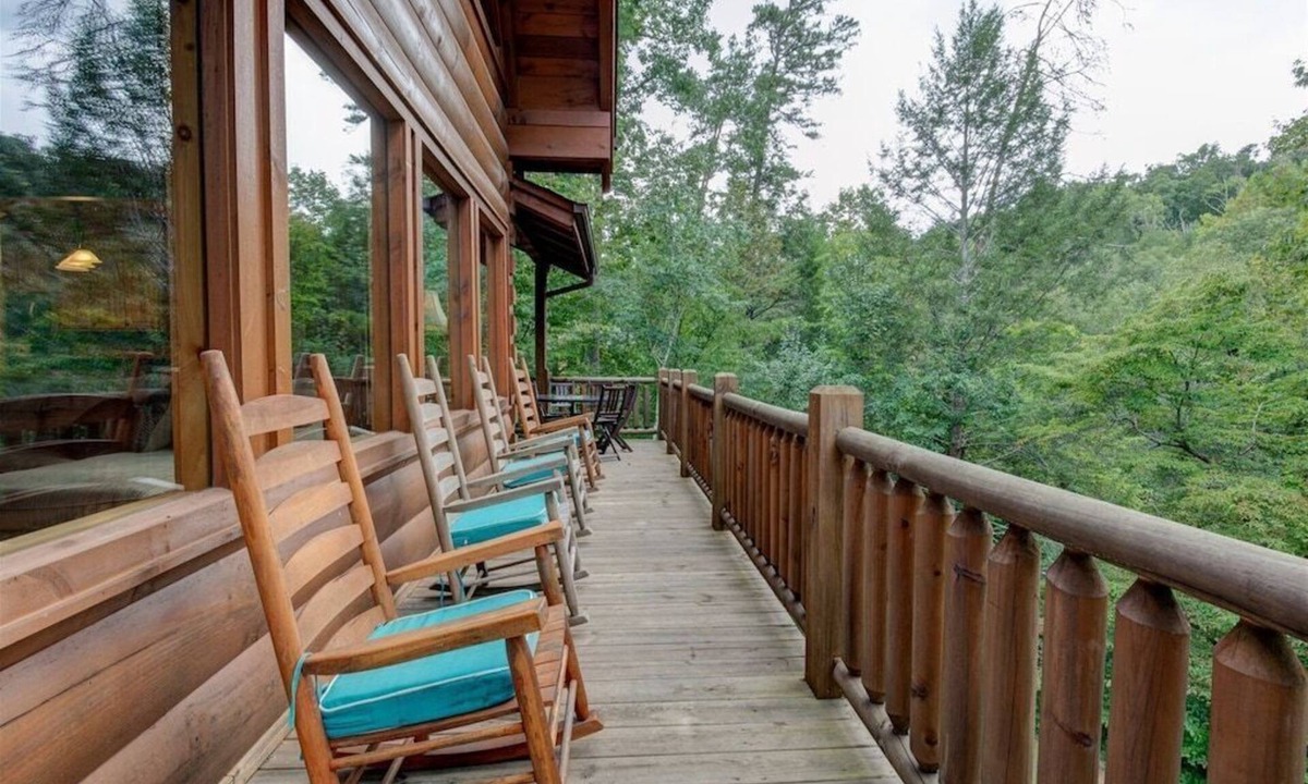 Lake Lure Cabin | The Winding River House - Lake and River Access!