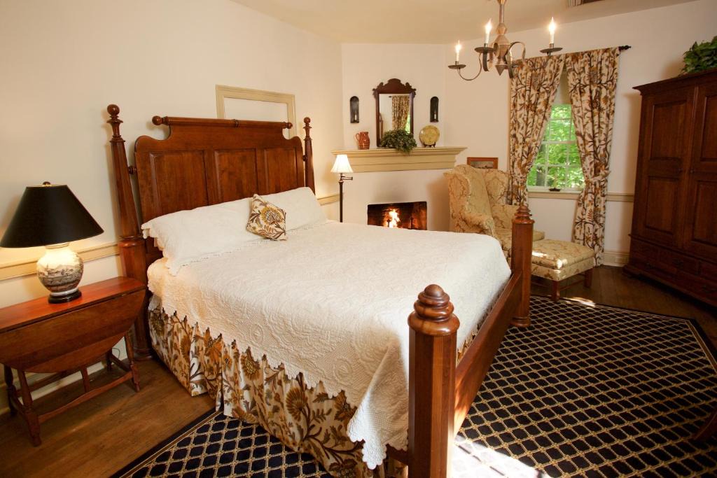 Winston - Salem Bed & Breakfast | The Zevely Inn