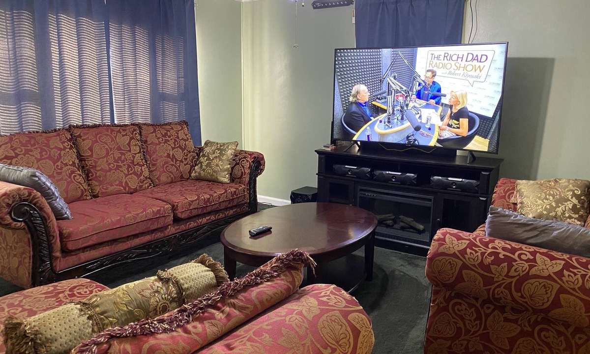 Winston - Salem House | Three bedroom 5 minutes to state university & town, 10 min to baptist hospital