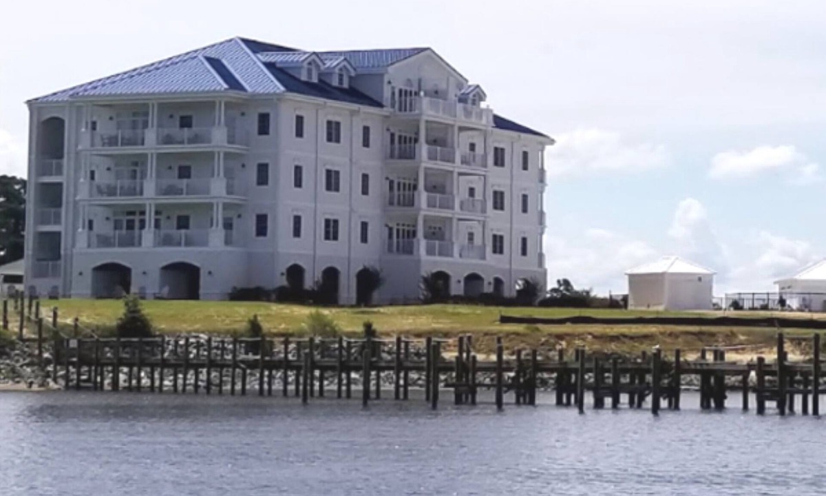 Roper Condo | Three Bedroom Luxury Condo, Waterside Resort (2048815)