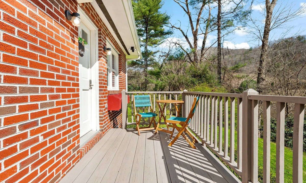 Newland House | Three Mile Mountain House - Blue Ridge Parkway near Linville Falls