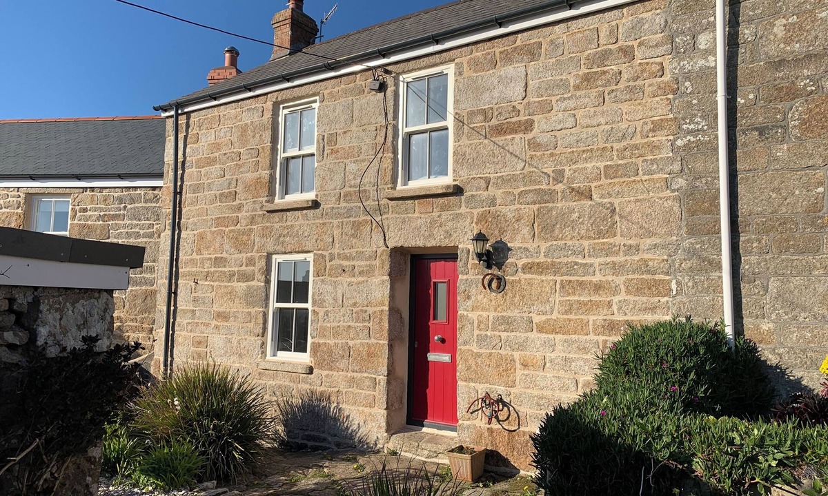 Lower Boscaswell Cottage | Tin Miner's Cottage by the coast