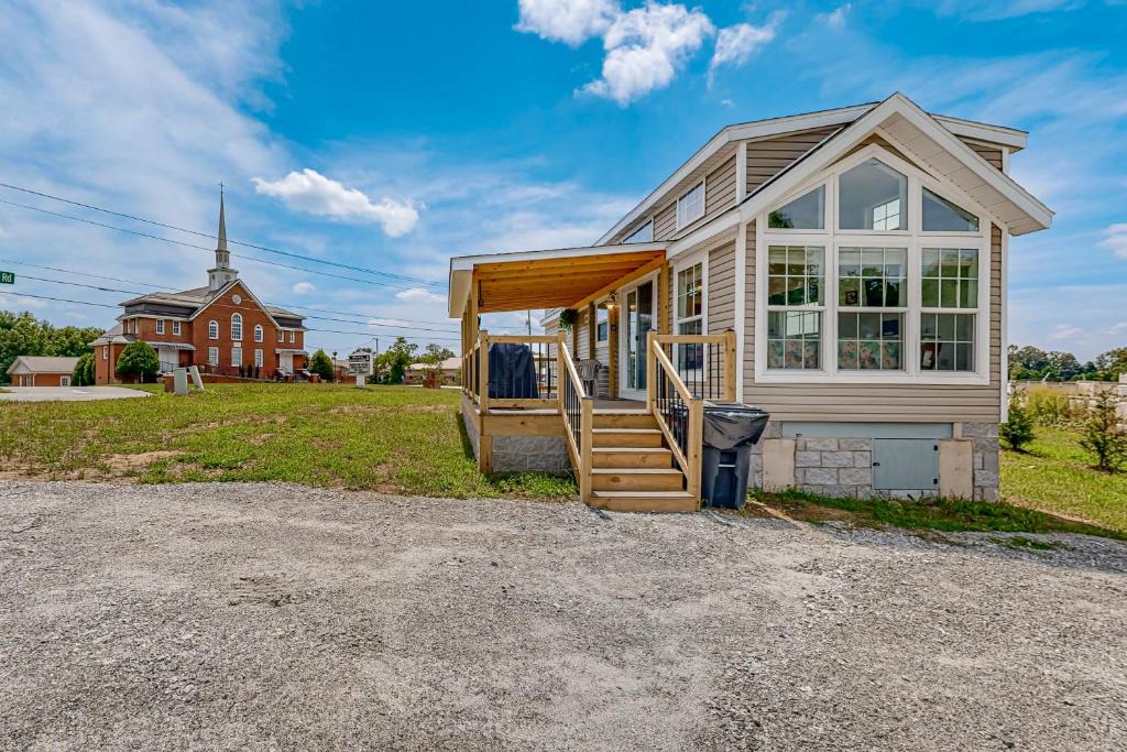 Hendersonville House | Tiny Charmer