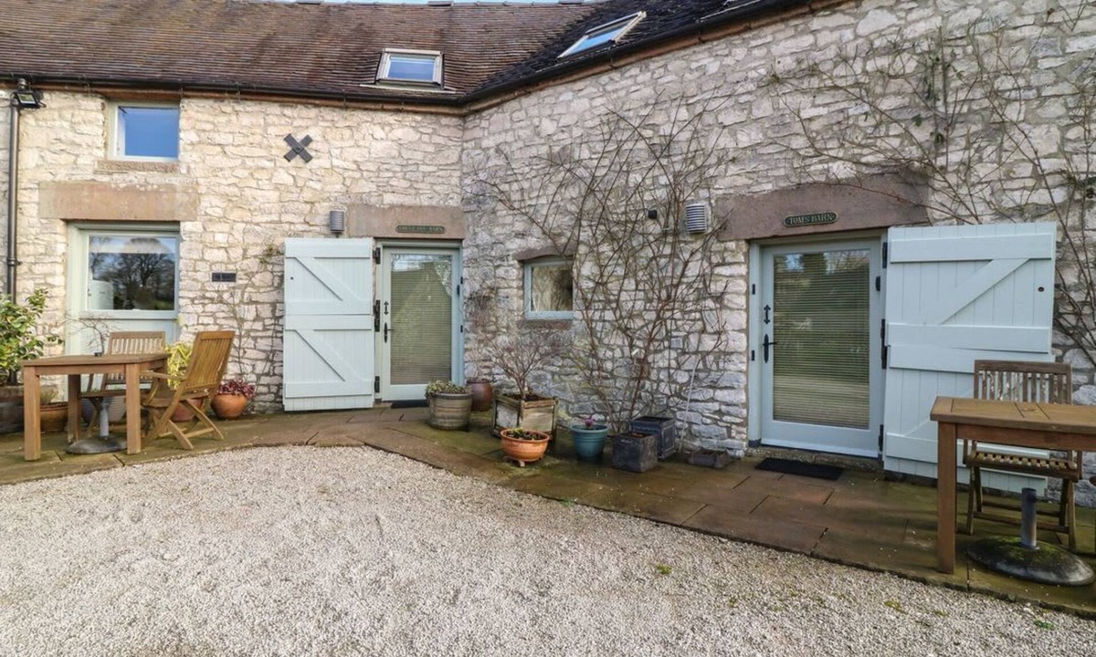 Parwich House | Tom's Barn Parwich, Derbyshire