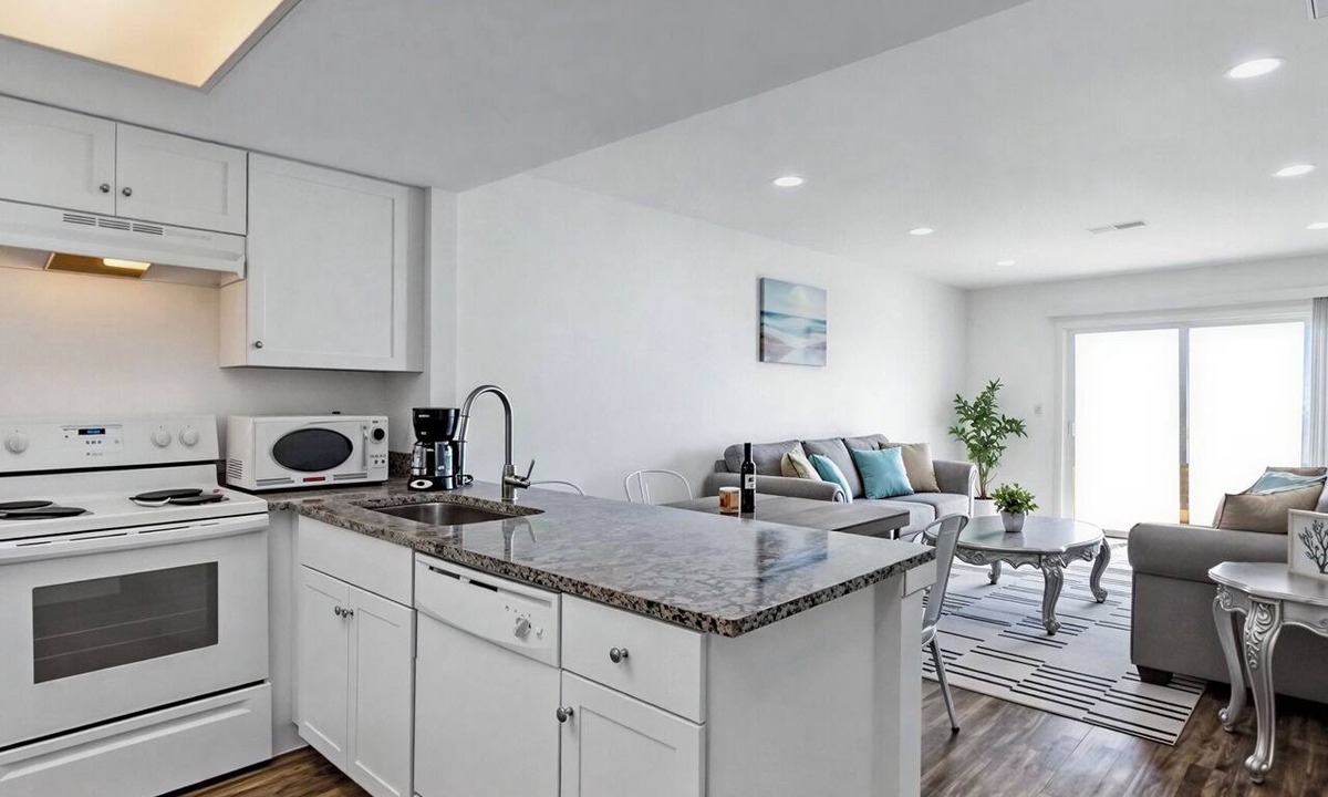 Wilmington Condo | Top-Rated Wilmington Oasis: Spacious, Pet-Friendly, Pool, Perfect Location!