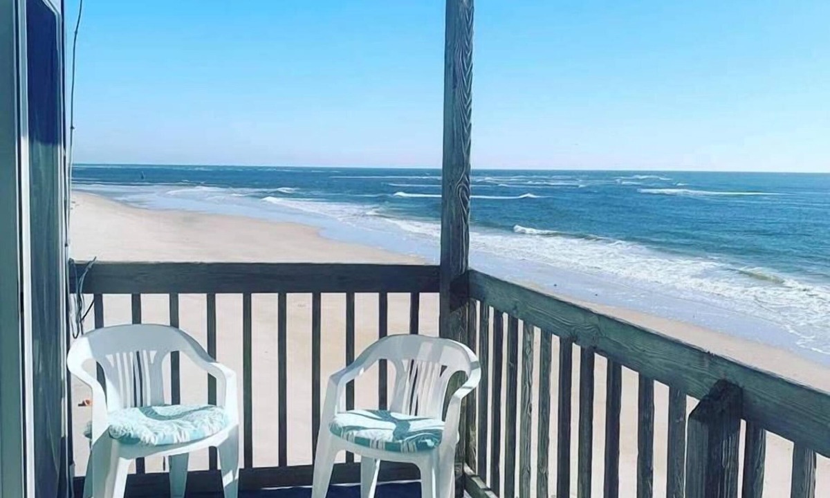 Sneads Ferry Condo | Topsail Reef 202 - Ocean Bliss w/Beach Access!