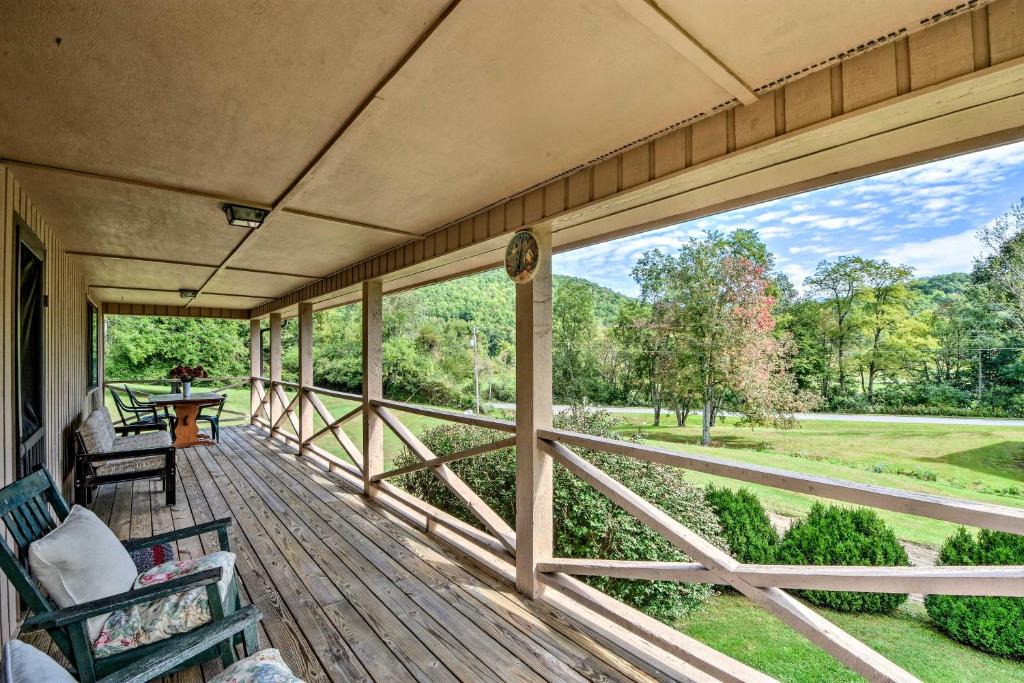 Kyle House | Topton Cottage 9 Mi to Nantahala Natl Forest!