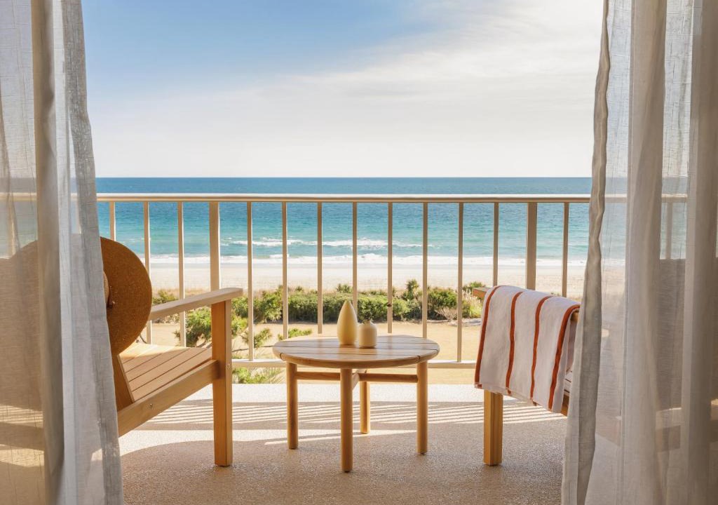 Wrightsville Beach Hotel | Trailborn Surf & Sound, Outdoor Collection by Marriott Bonvoy
