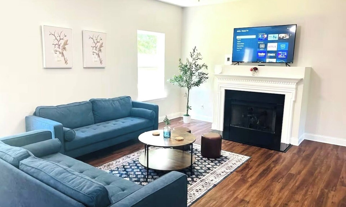 Wessex Square House | Tranquil 4-bedroom house in Charlotte