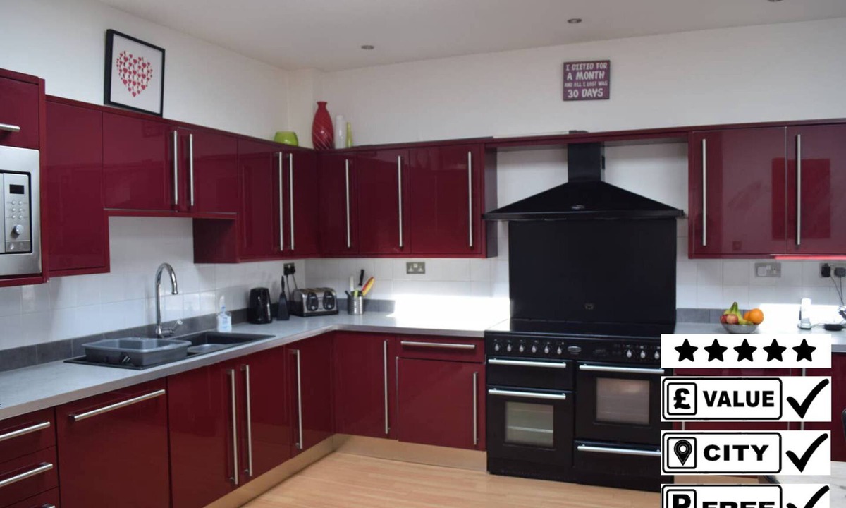 The Park House | Tranquil Detached House *10 mins Walk to City *