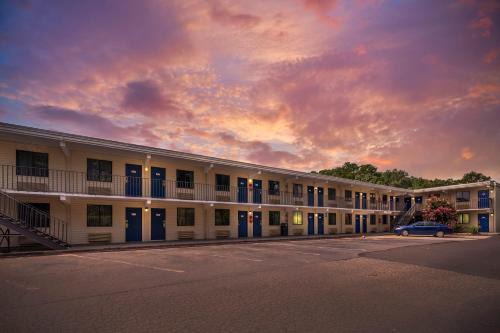 Norfolk Hotel | Travelodge by Wyndham Norfolk Airport