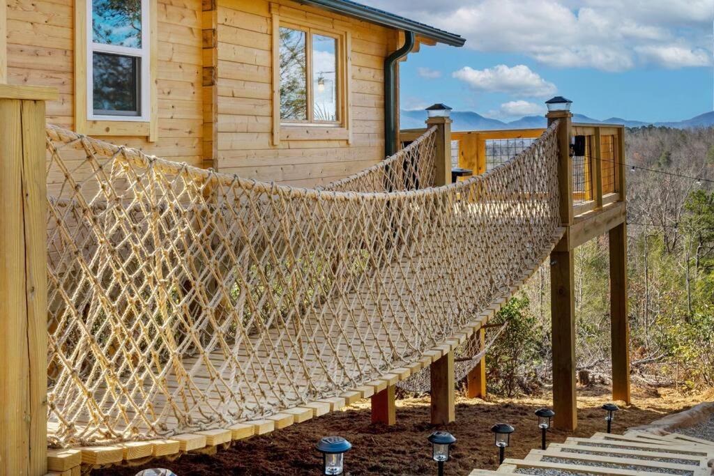 Marion House | Treehouse w/Breathtaking Views+HotTub+Hiking+Falls
