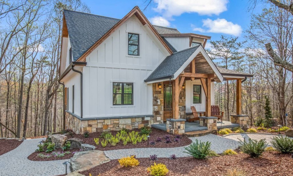 King House | Treetop - 3 King Suites- sister property next door #1559015