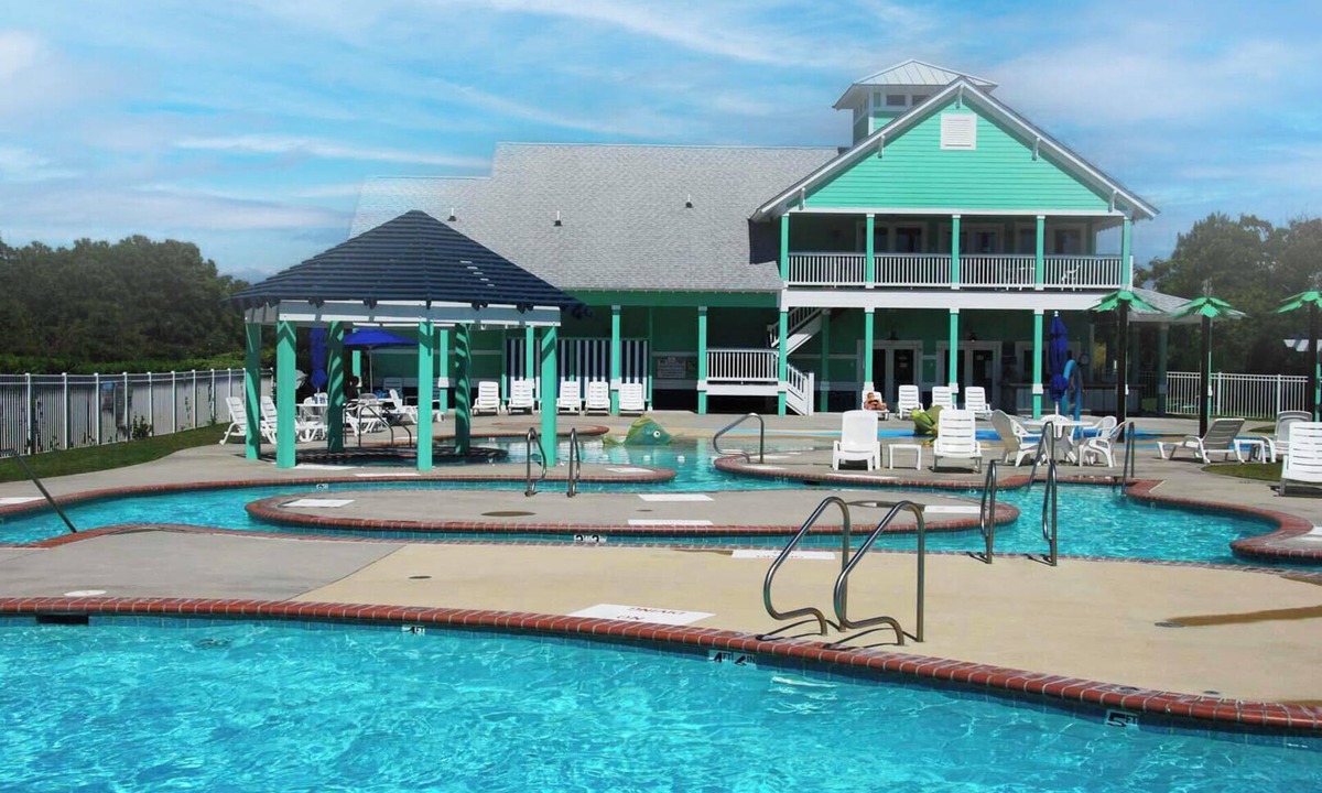 Bermuda Bay House | Turning Tide at Cambridge Cove 2 Bedroom Premium Townhome, 1 Mile from Beach Access