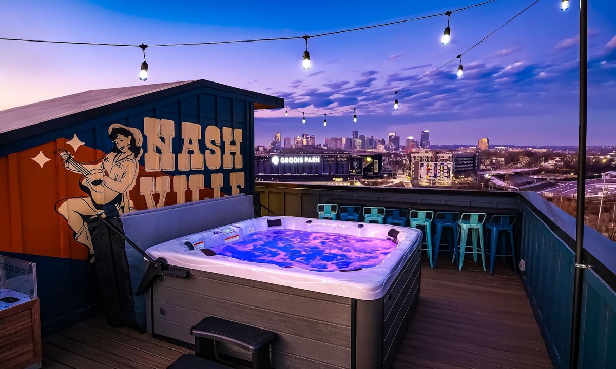 Hurwood Heights House | Twin Homes Hot Tub Rooftop Game Zone at Nashville