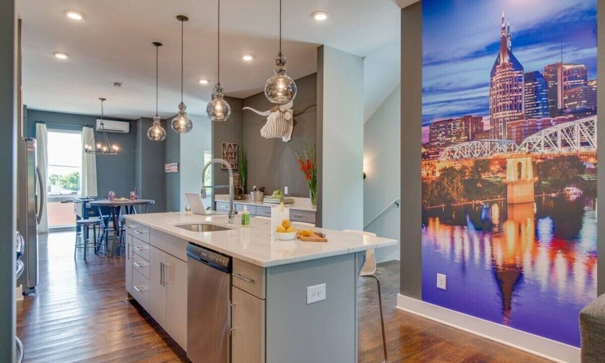 East Hill House | Twin Homes with Airy Rooftops & Photo Ops
