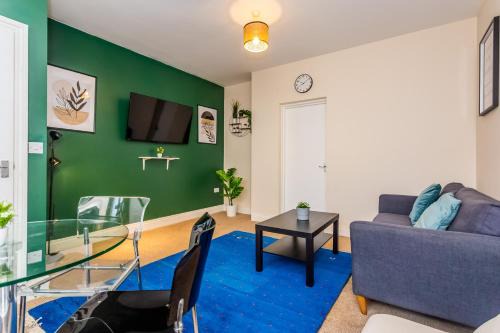 Crawcrook Apartment | Two Bed Apartment RYTON With Free Parking