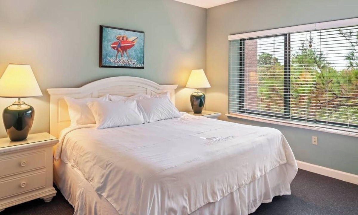 Hilton Head Island Resort | Two Room: Bright and Airy 3BR Vacation Home with Pool, Tennis Courts and Kitchen