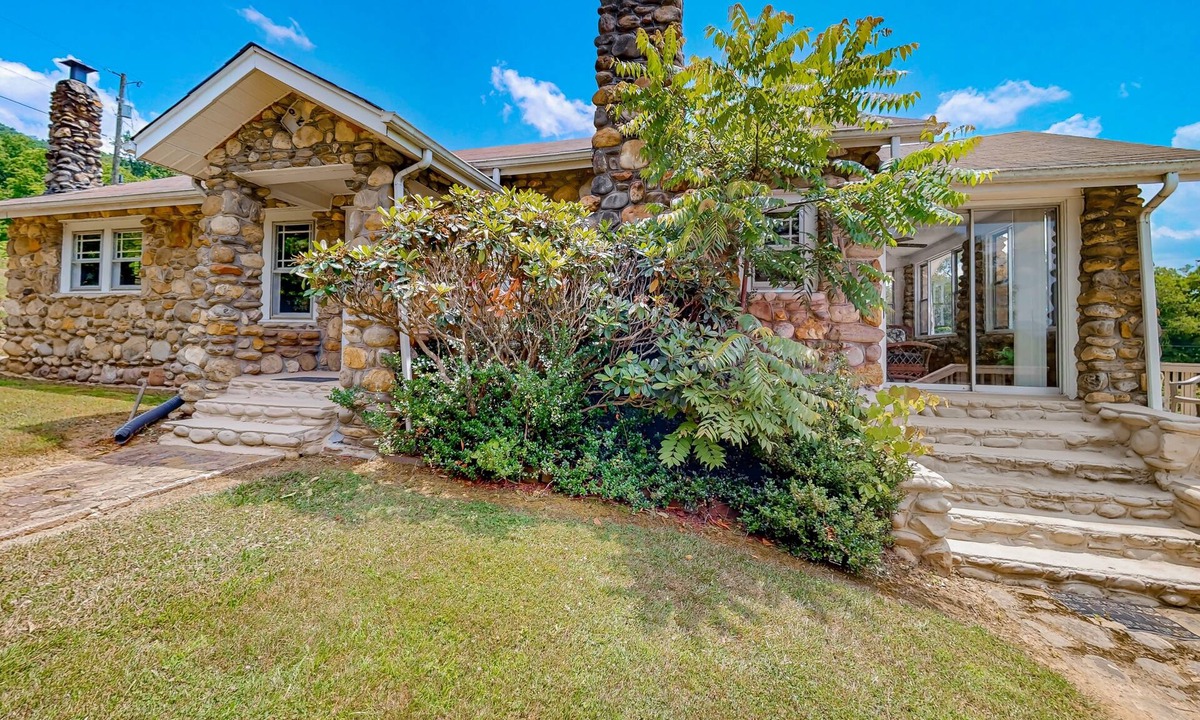 Cornerstone Candler | Candler