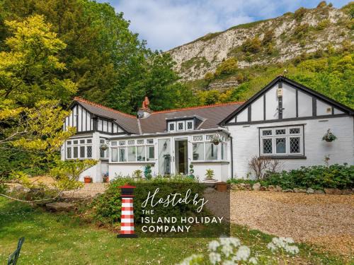 Niton House | Undercliff View - St Lawrence Retreat