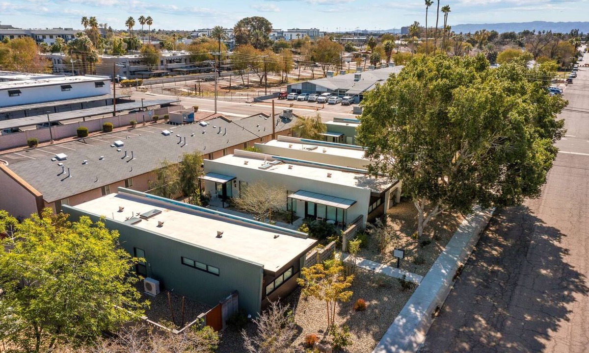 Camelback East Apartment | Unique Design Studio Container - 80 Walkscore!