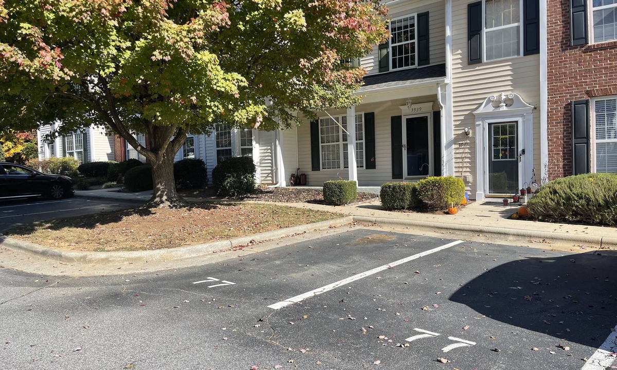 Deep River Apartment | Unit 1, 2 & 3: Stunning Rooms!