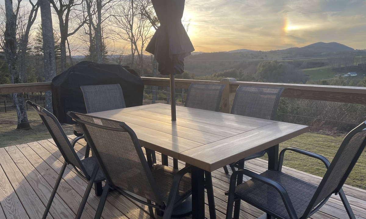 Sparta House | Unwind and relax at this luxurious mountain retreat. Beautiful Views!