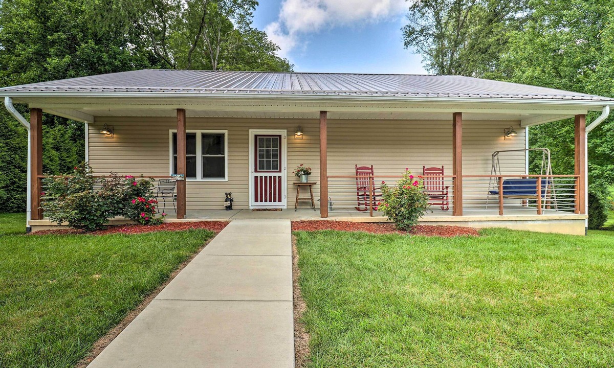 Waynesville Cottage | Updated Cottage at Lake Junaluska Golf Course!