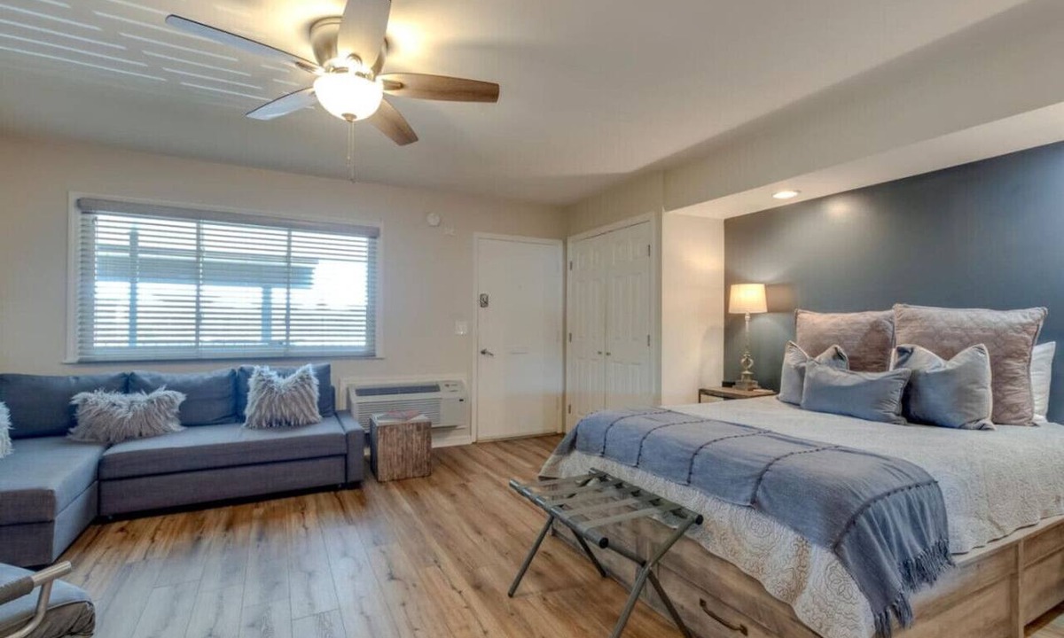Melrose Apartment | Urban Hideaway: Cozy Studio with Pool Access