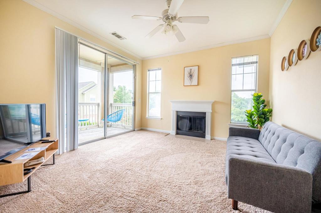 Durham Apartment | Viagem Comfortable 2BR With Patio