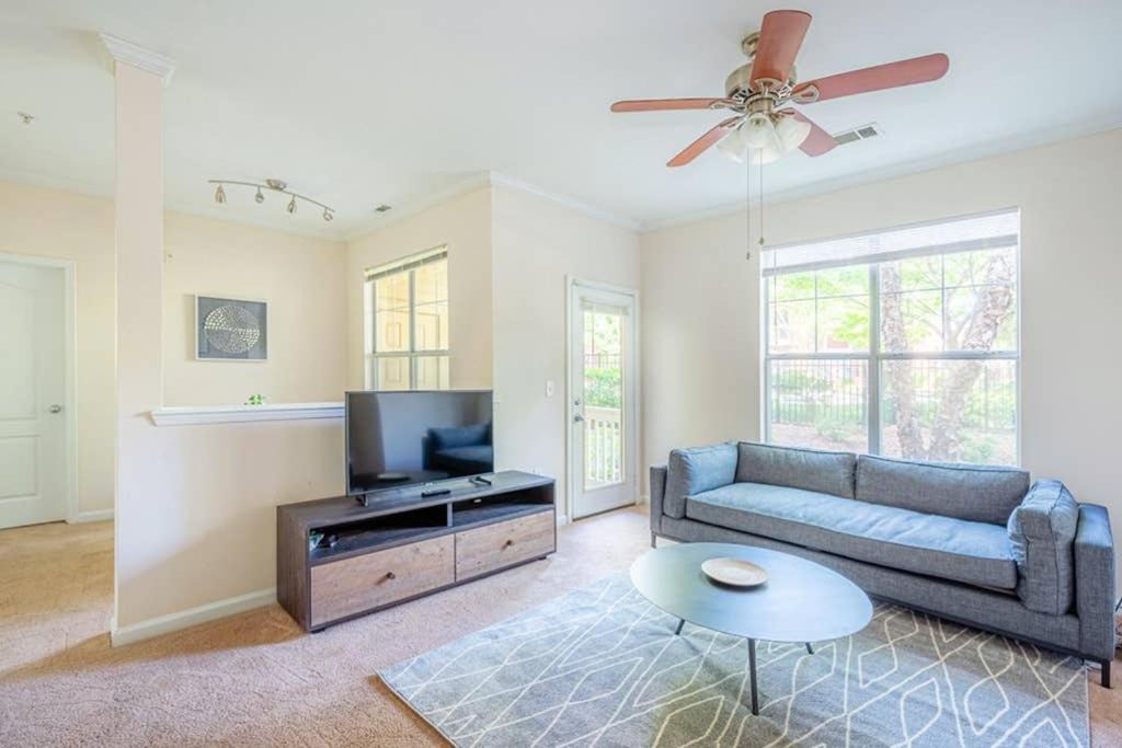 Durham Apartment | Viagem Durham Spacious 1BR with Patio
