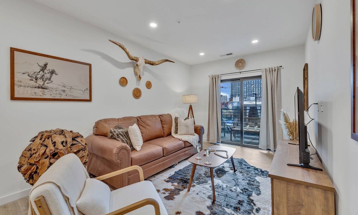 Eighth Avenue Condo | Walk to Broadway-Hyve Urban Cowboy-3BR Lux Condo w/Pool & Gym