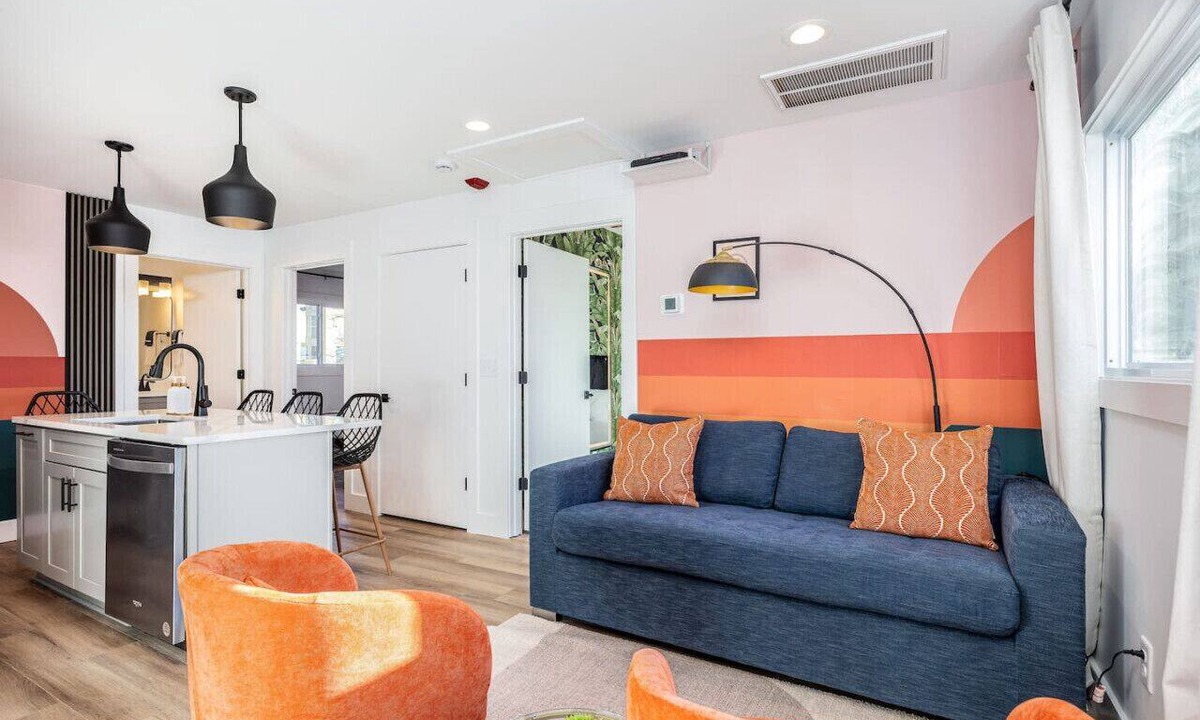 Hillsboro Village Apartment | Walk to Hillsboro Village, close to Vanderbilt, 3 miles to Downtown
