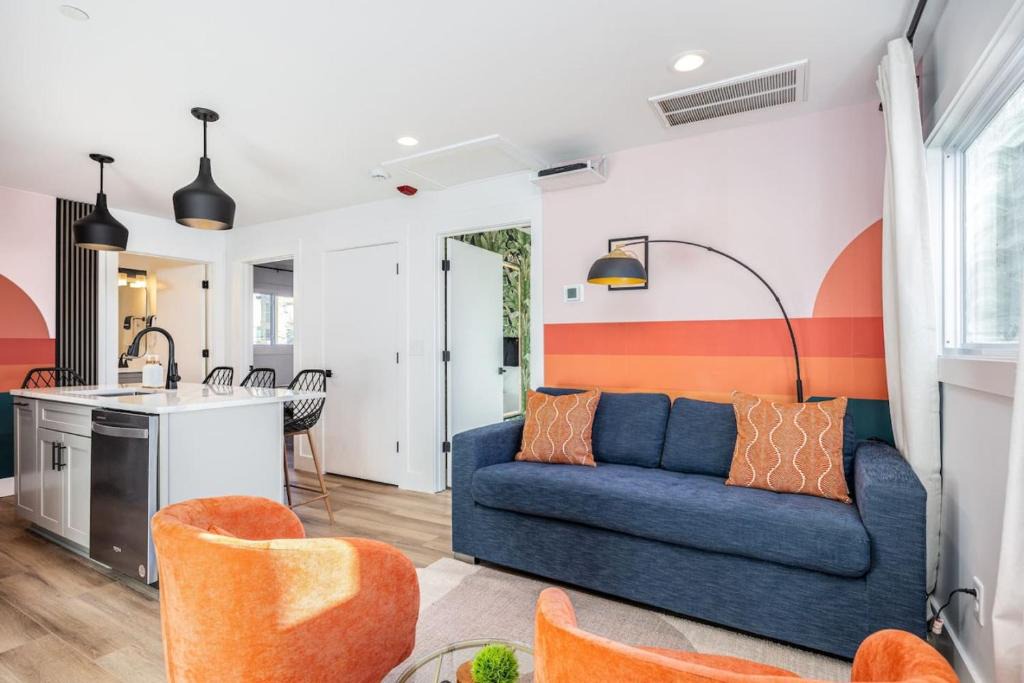 Hillsboro Village Apartment | Walk to Hillsboro Village, close to Vanderbilt, 3 miles to Downtown