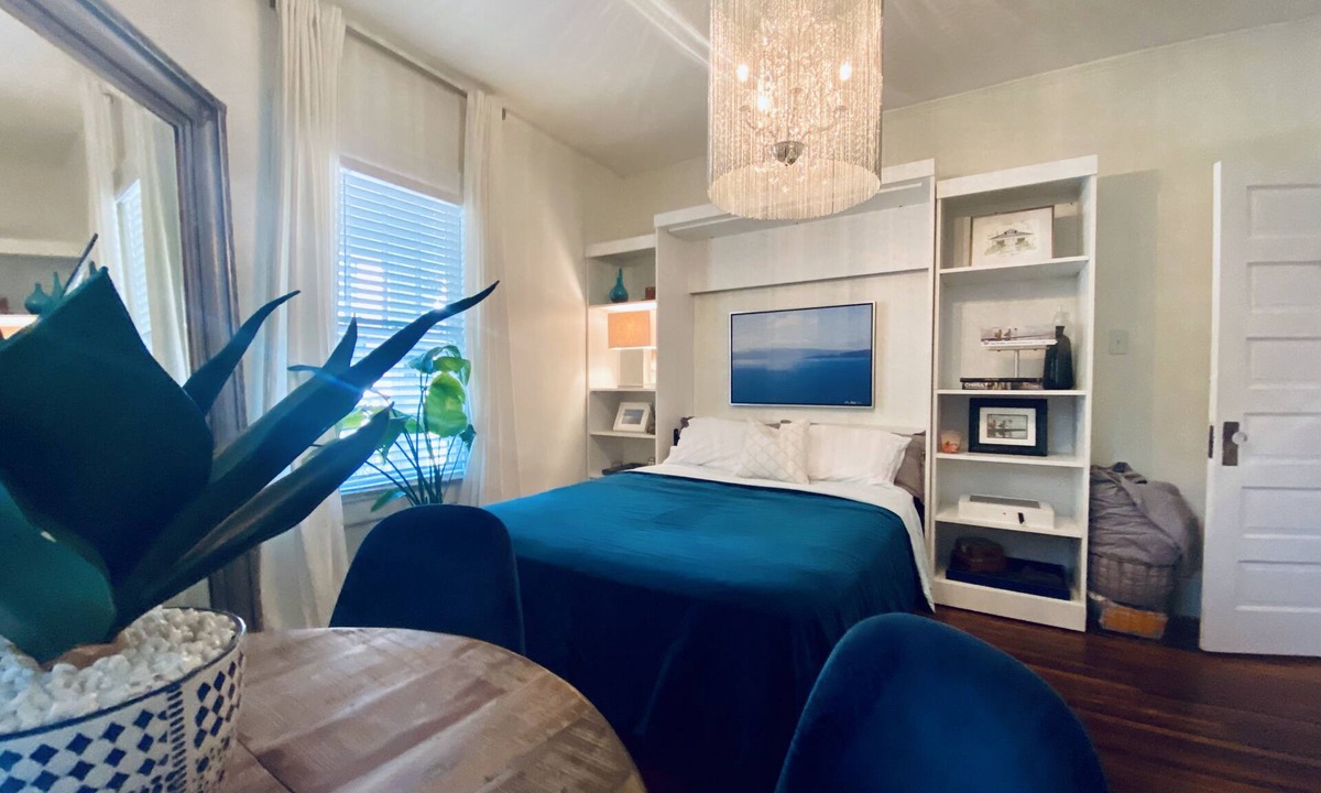Plaza Midwood House | WALKABLE/BEAUTIFUL Historic Bungalow in Heart of Plaza Midwood 3 mi. from UPTOWN