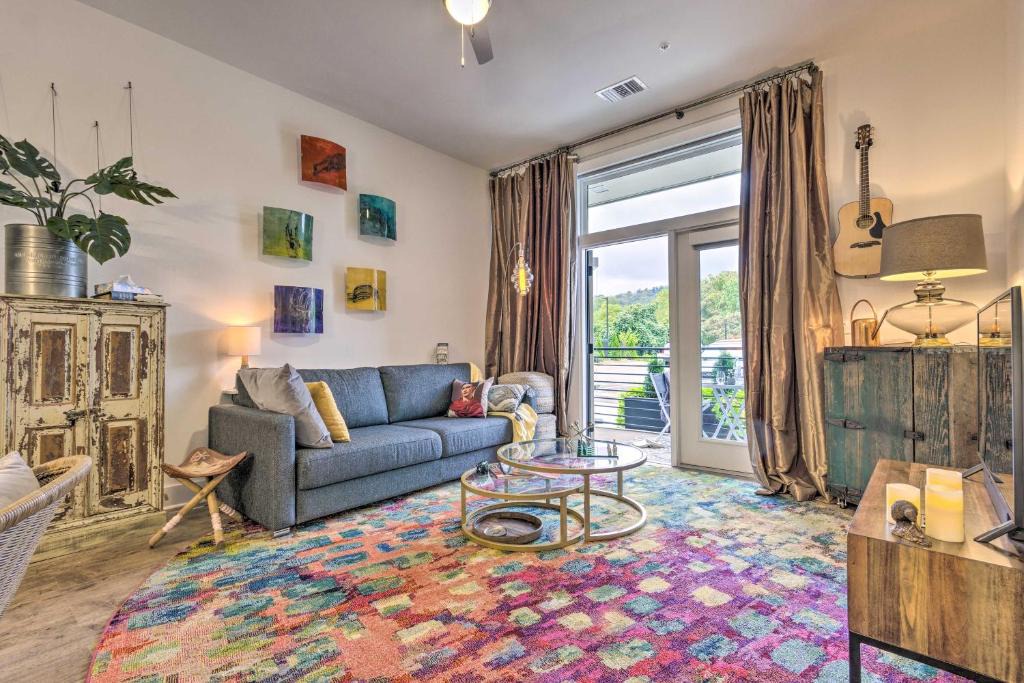 Asheville Apartment | Walkable Downtown Asheville Condo with Balcony
