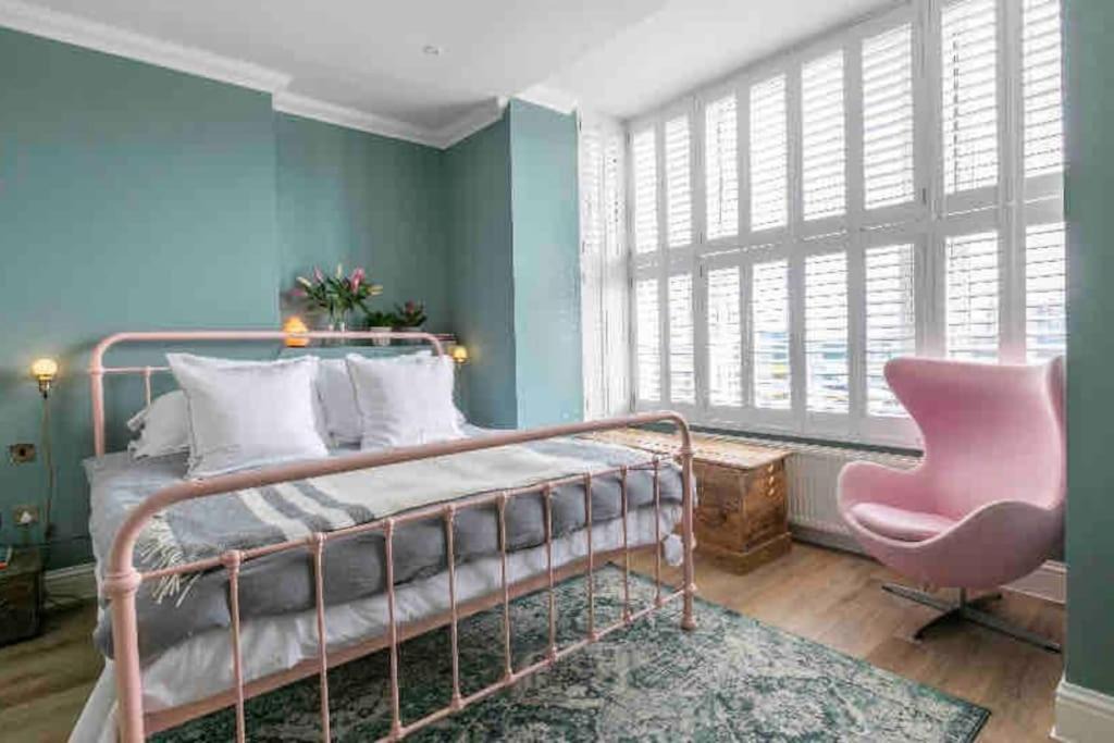 Cliftonville Apartment | Walpole View - Pet Friendly