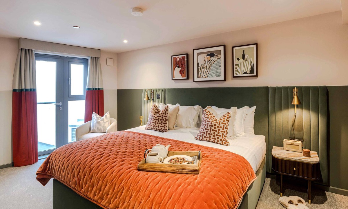 Bristol Floating Harbour Apartment | Wapping Wharf | 1 Bedroom Apartment Twin
