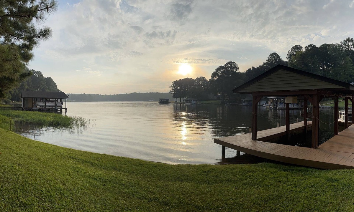 Wildwood Point Cottage | Waterfront home for you and your furry friends.