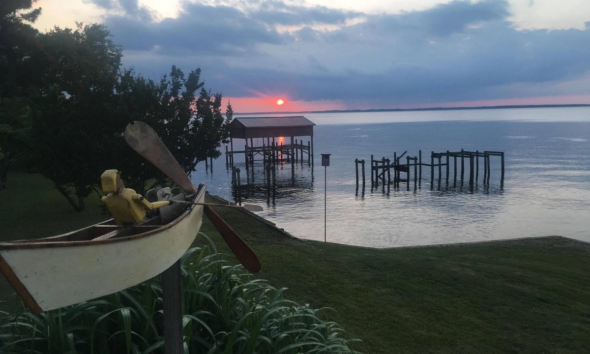 Roper House | Waterfront Home with Pier on Albemarle Beach