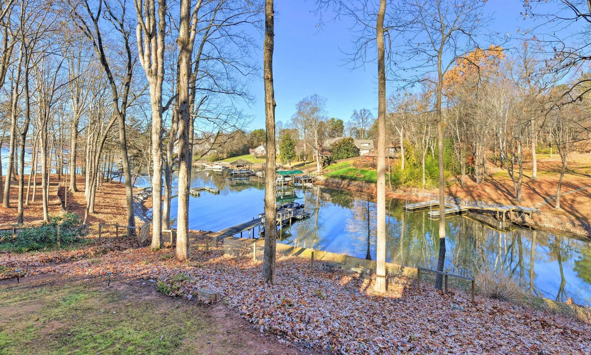 Mayhew House | Waterfront Lake Norman Escape w/ Dock & Fireplace!