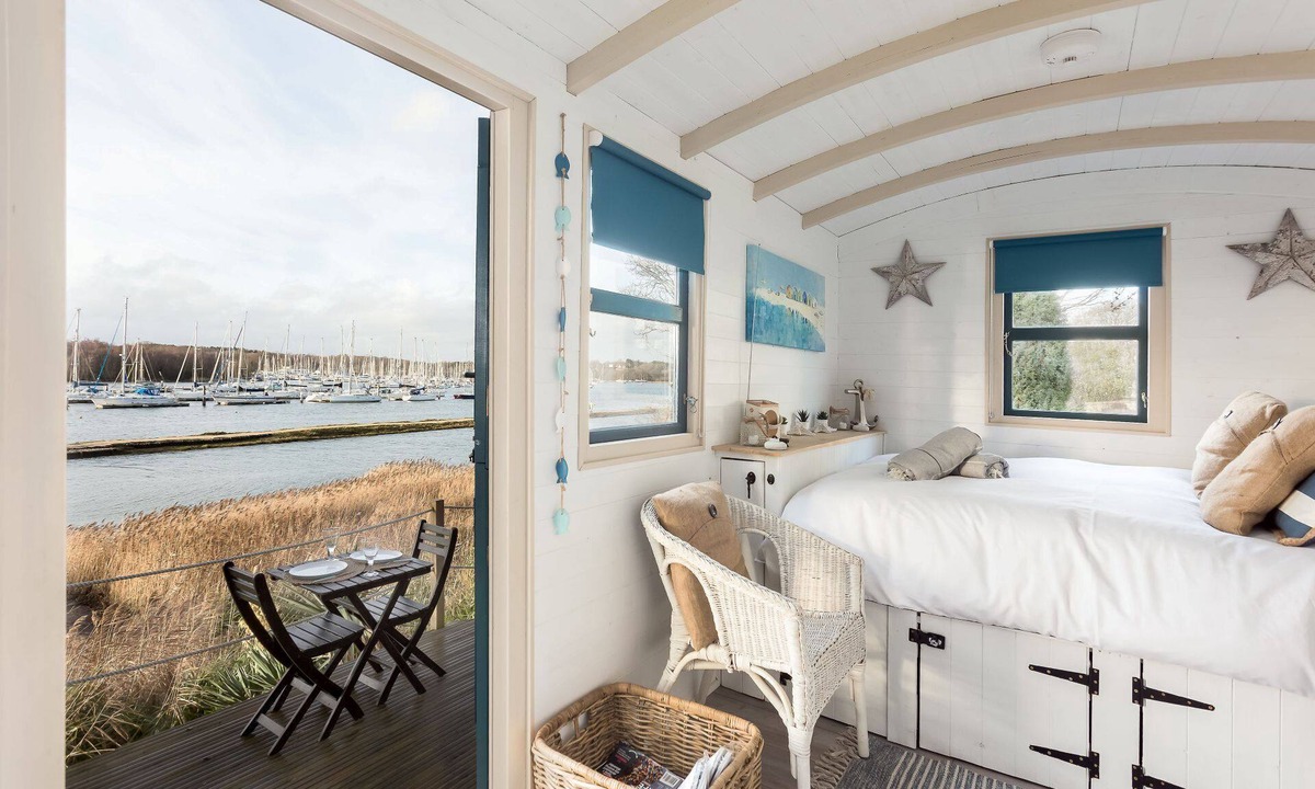 Netley Cottage | Watersedge Cabin - Luxury Cottages