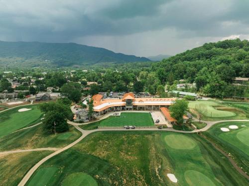 Waynesville Inn Golf Club Trademark | Waynesville